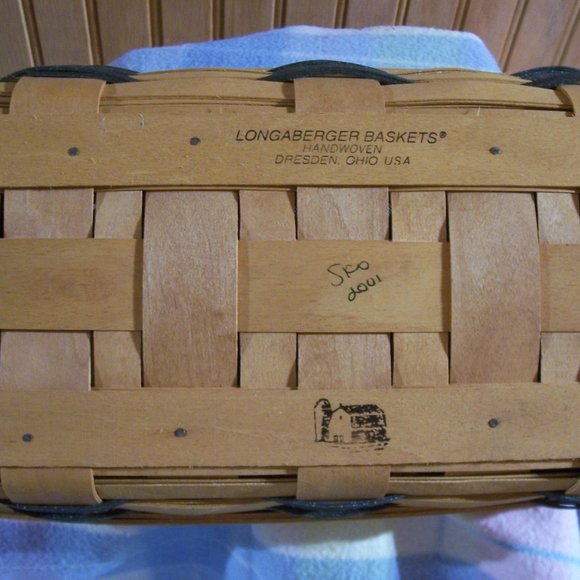 Longaberger Bread Basket with Plastic Protector - Picture 2 of 2